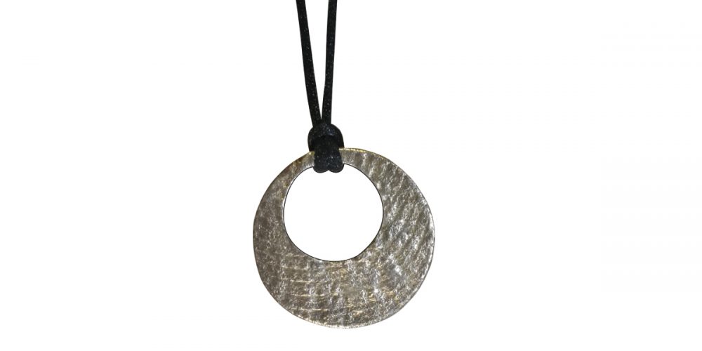Collana con pendente a semiluna