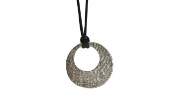 Collana con pendente a semiluna